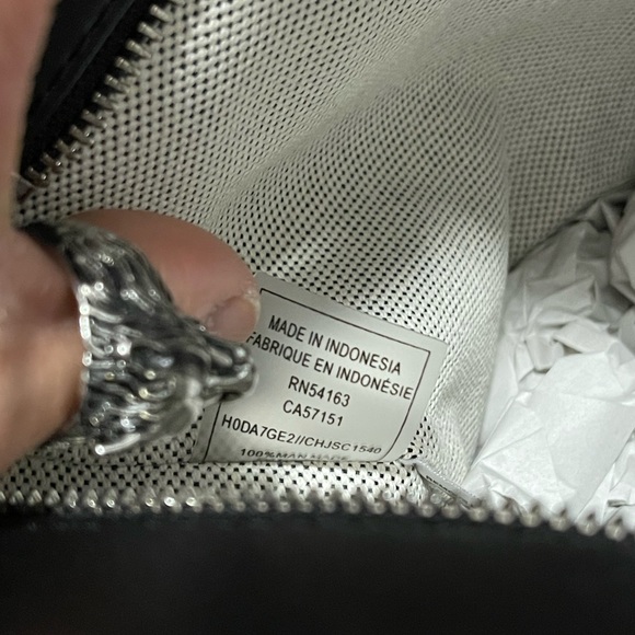 NWT Calvin Klein Large Monogram Logo Print Pebbled Leather Tote In Black - Picture 6 of 8